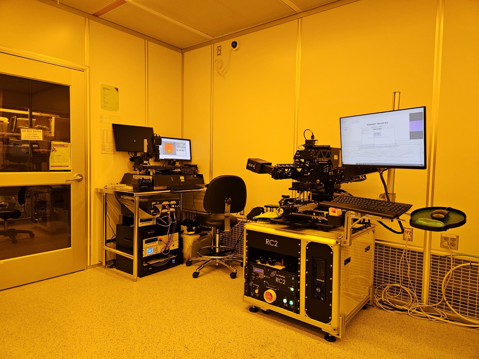 Probe station inside a cleanroom lab